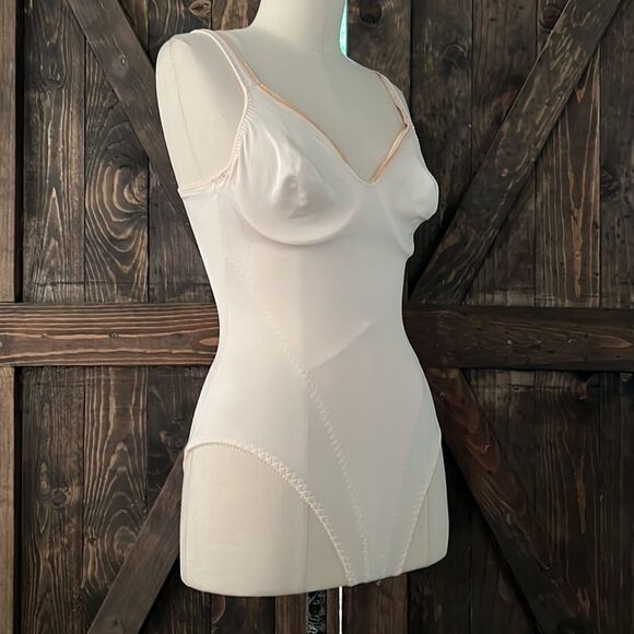 Vintage Olga Teddy Shaper Bodysuit Underwire 34C 43033 Ivory White Nylon - Picture 4 of 8